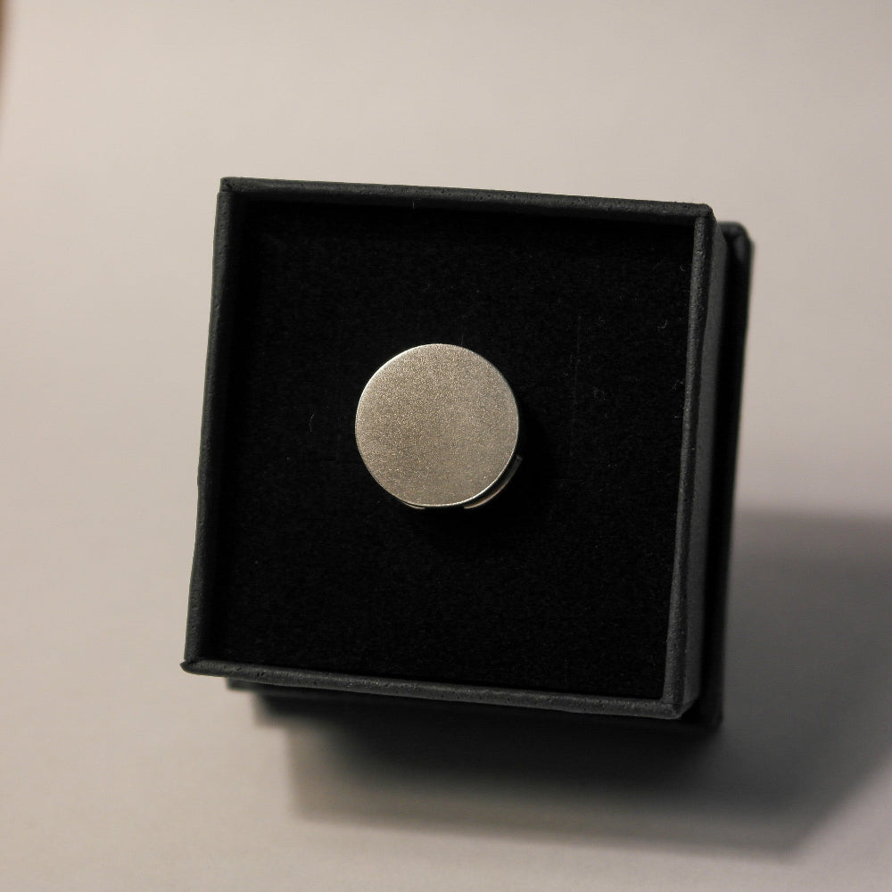 Plain button