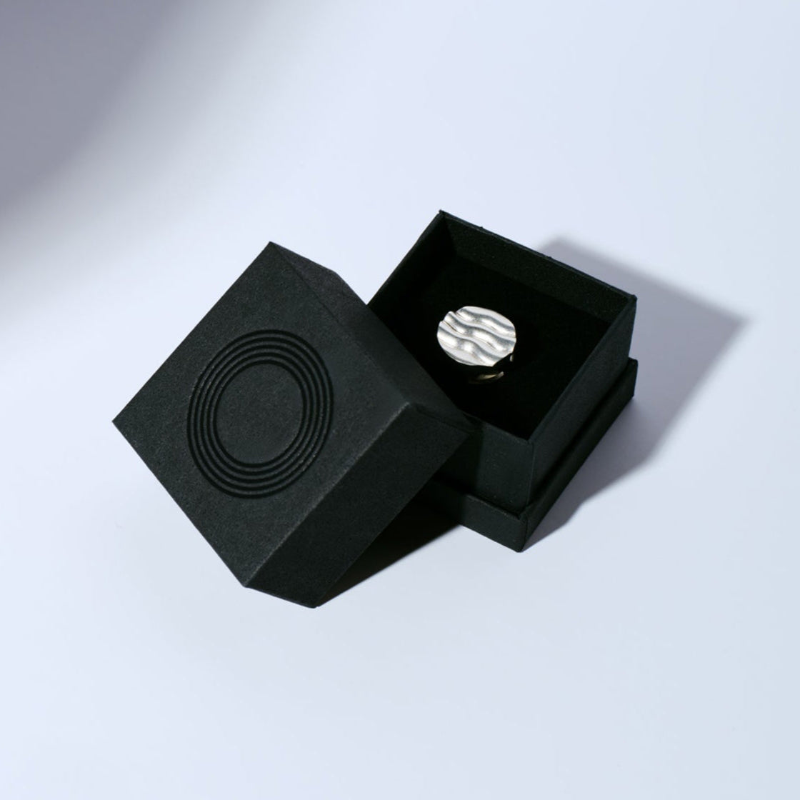 Wavy button