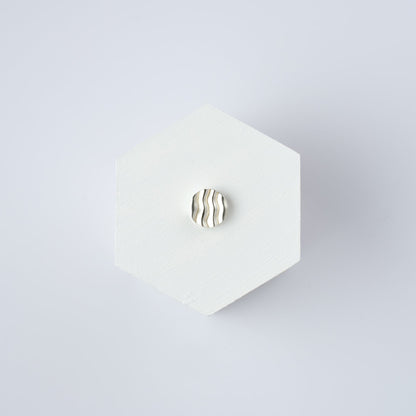 Wavy button